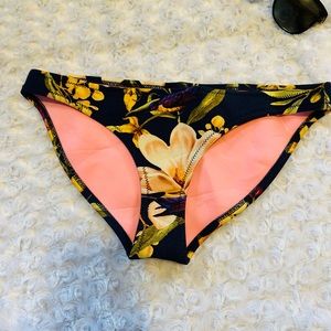 Triangl swim wear size Large